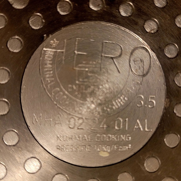 Hero Matki 3.5qt Pressure Cooker - Picture 5 of 5
